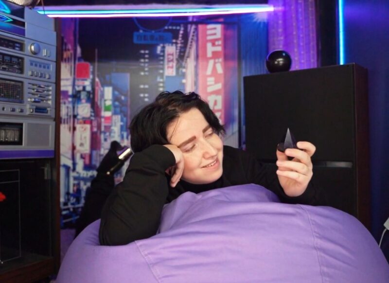 ozvučenje u sobi kod devojke